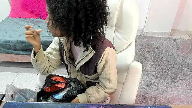 thianahorny online show from December 2025 11:59:01 AM