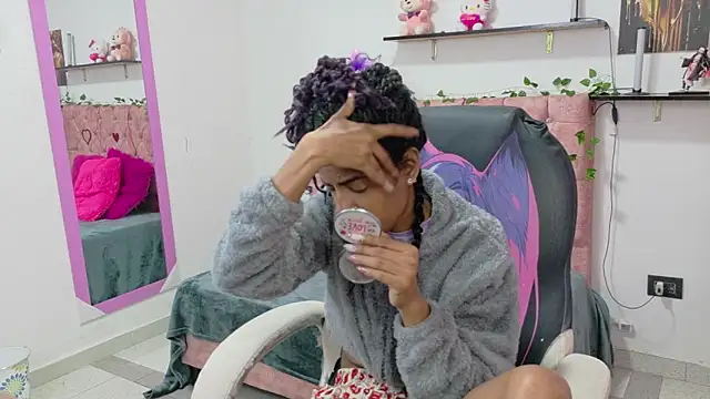 thianahorny online show from April 2026 01:42:02 PM