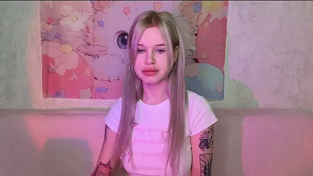 Snapshot of HoneyGold_ chatting on November 2025 04:16:01 AM HoneyGold online show from November 2025 04:16:01 AM