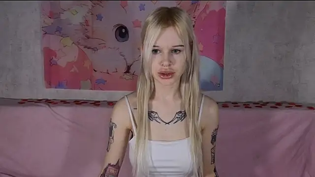 Snapshot of HoneyGold_ chatting on February 2026 04:09:02 AM HoneyGold online show from February 2026 04:09:02 AM