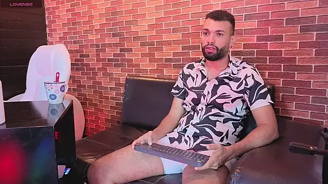 onlymen2025 online show from November 2025 07:58:01 PM