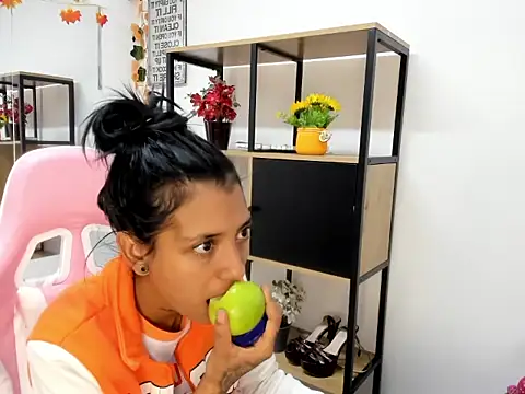 KarlaSlutSkinny   online show from February 2026 10:39:02 PM