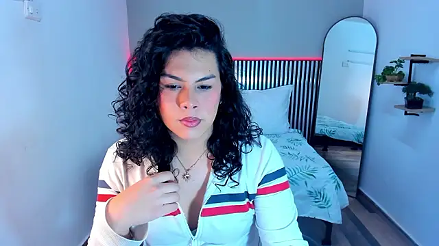 Snapshot of Little_Alli chatting on January 2026 07:45:01 PM Little Alli online show from January 2026 07:45:01 PM