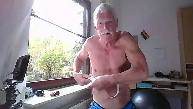 Snapshot of super-snoopy chatting on October 2025 08:46:02 AM super-snoopy online show from October 2025 08:46:02 AM