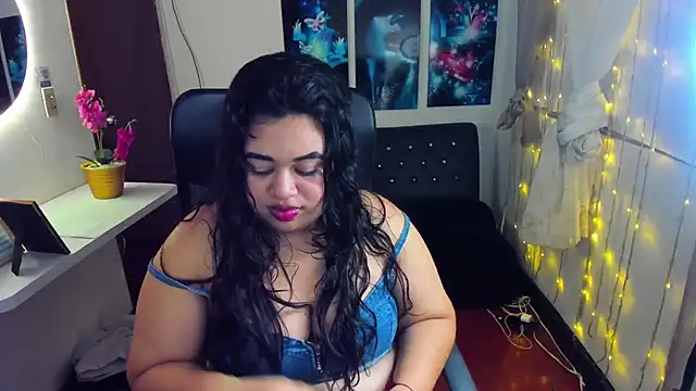 oliviia cute online show from November 2025 04:34:01 AM