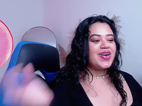 oliviia cute online show from November 2025 11:14:02 PM