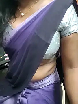 Snapshot of Tamilmallu-duskygirl03 chatting on May 2026 07:03:01 AM Tamilmallu-duskygirl03 online show from May 2026 07:03:01 AM
