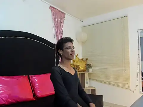 Snapshot of Nezuko__tanyi chatting on October 2025 04:15:01 AM Nezuko  tanyi online show from October 2025 04:15:01 AM