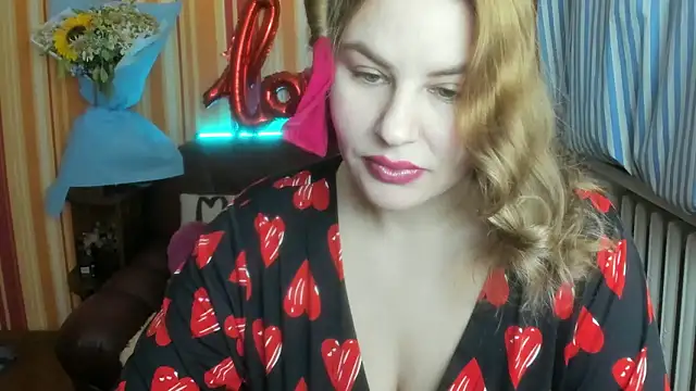 Snapshot of Passion-Blondy chatting on December 2024 09:01:01 PM Passion-Blondy online show from December 2024 09:01:01 PM