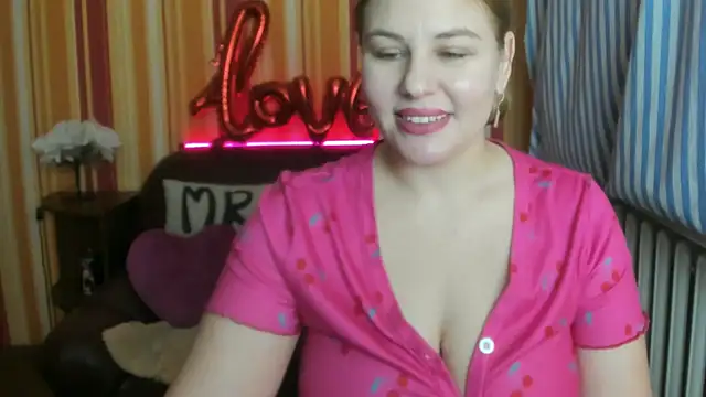 Snapshot of Passion-Blondy chatting on December 2024 06:04:02 PM Passion-Blondy online show from December 2024 06:04:02 PM