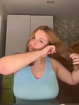 Snapshot of Passion-Blondy chatting on February 2025 08:34:02 PM Passion-Blondy online show from February 2025 08:34:02 PM