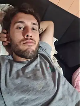 Snapshot of hique25 chatting on October 2025 04:31:02 PM hique25 online show from October 2025 04:31:02 PM