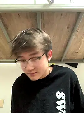 KK-cuteboy online show from November 2025 10:30:01 AM