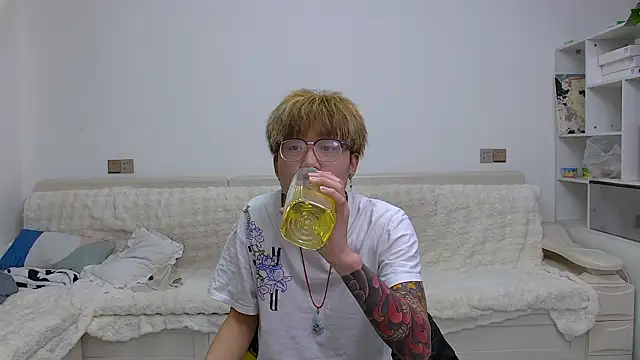 KK-cuteboy online show from February 2026 10:58:01 AM