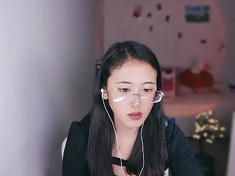 Queena  online show from January 2026 03:36:02 PM