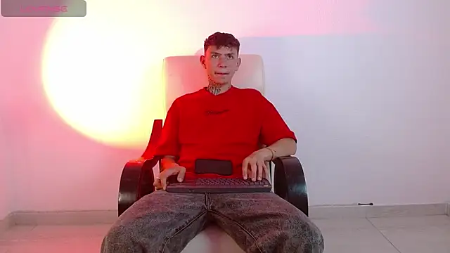 Snapshot of hot_teo_ chatting on April 2026 12:33:01 AM hot teo online show from April 2026 12:33:01 AM