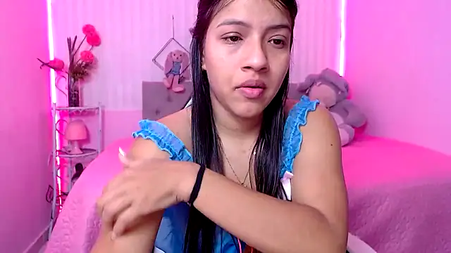Snapshot of zara_cute chatting on April 2026 12:18:02 PM zara cute online show from April 2026 12:18:02 PM