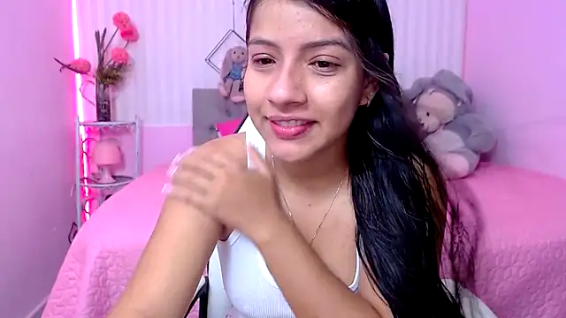 Snapshot of zara_cute chatting on April 2026 12:19:02 PM zara cute online show from April 2026 12:19:02 PM