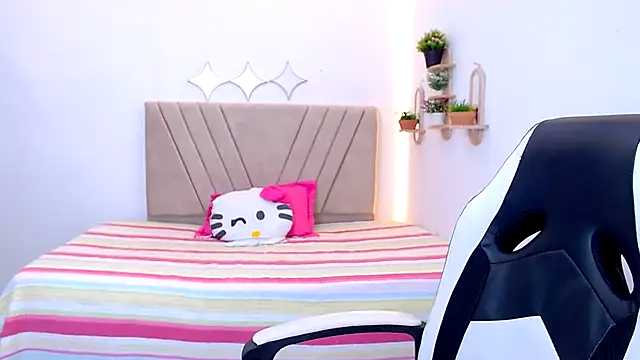 Snapshot of zara_cute chatting on May 2026 12:11:02 PM zara cute online show from May 2026 12:11:02 PM