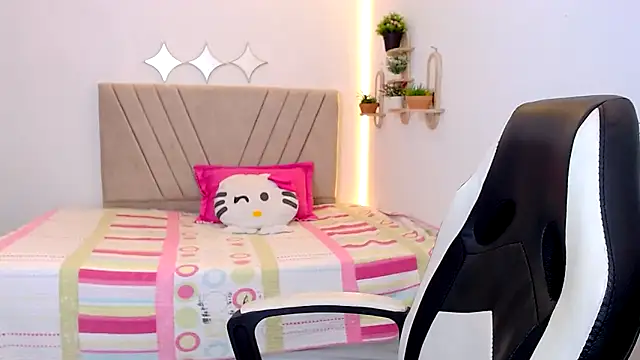 Snapshot of zara_cute chatting on May 2026 12:14:02 PM zara cute online show from May 2026 12:14:02 PM