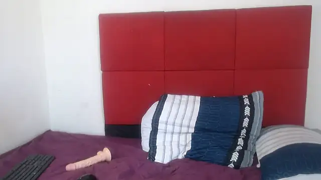 ZuriVixen online show from November 2025 08:02:01 AM