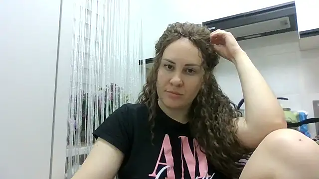 Snapshot of MeadowEyes chatting on May 2026 07:52:02 PM MeadowEyes online show from May 2026 07:52:02 PM