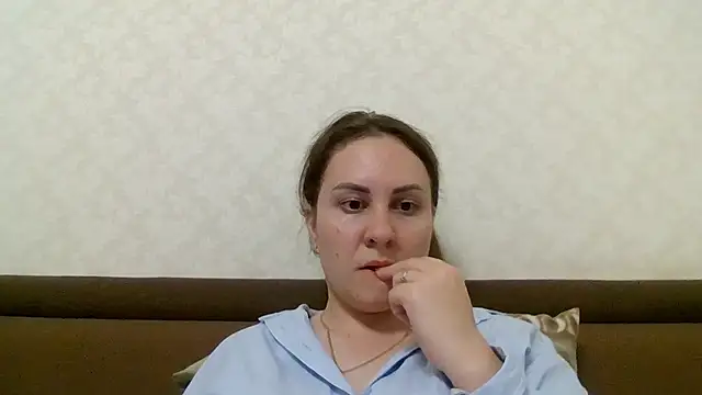 Snapshot of MeadowEyes chatting on June 2026 06:11:01 PM MeadowEyes online show from June 2026 06:11:01 PM