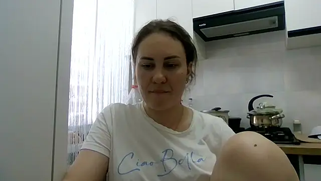 Snapshot of MeadowEyes chatting on June 2026 12:42:01 PM MeadowEyes online show from June 2026 12:42:01 PM