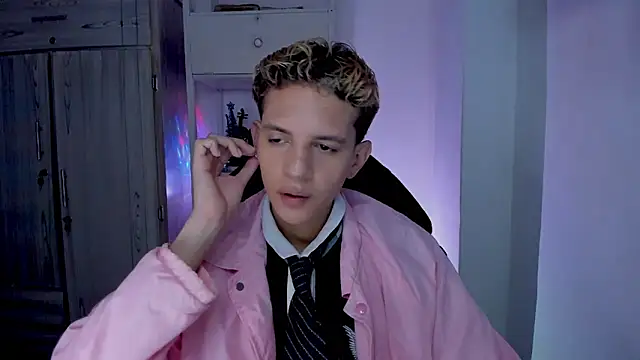 tylernova online show from January 2026 12:36:02 AM