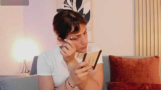 Snapshot of KassMonroe chatting on February 2026 08:09:02 PM KassMonroe online show from February 2026 08:09:02 PM