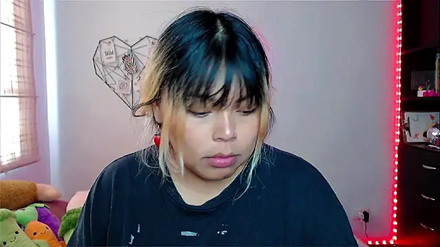 EllieMoonX online show from December 2025 08:25:01 PM