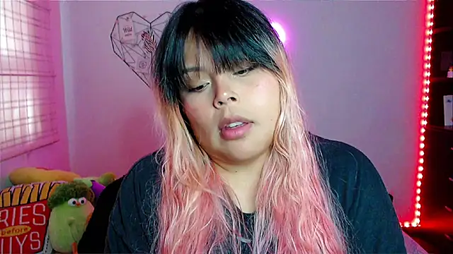 EllieMoonX online show from February 2026 10:19:01 PM