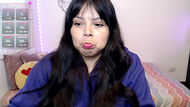 Snapshot of EllieMoonX chatting on June 2026 10:44:01 PM EllieMoonX online show from June 2026 10:44:01 PM