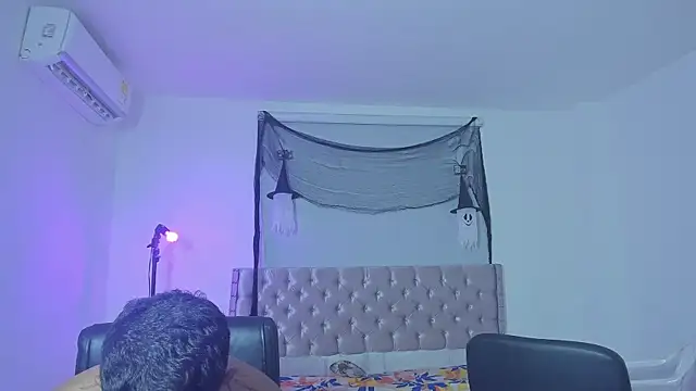 isaac master77 online show from November 2025 04:01:01 AM