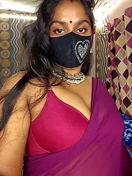 Snapshot of Sweet-Maddlina chatting on October 2025 03:29:02 AM Sweet-Maddlina online show from October 2025 03:29:02 AM