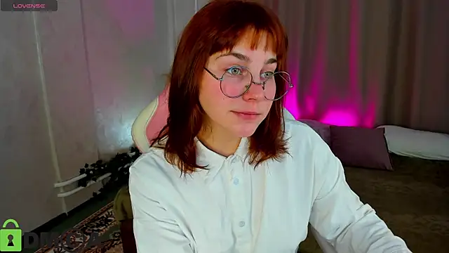 Rene Shine online show from November 2025 01:00:02 AM