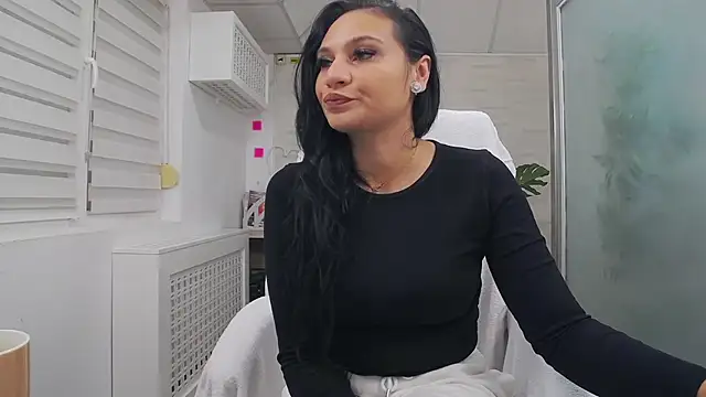 YaraXCox online show from November 2025 04:12:01 AM