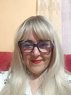 Amelialove42 online show from November 2025 05:44:01 PM