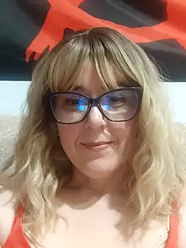 Amelialove42 online show from April 2026 07:11:02 PM