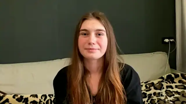 Snapshot of SueannHoffpauir chatting on October 2025 06:24:01 AM SueannHoffpauir online show from October 2025 06:24:01 AM