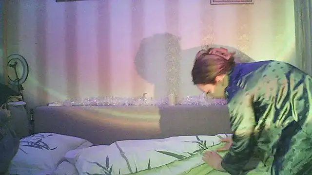 MoodieMira online show from February 2026 04:57:02 PM