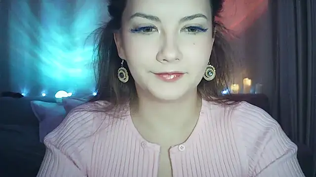 MoodieMira online show from February 2026 05:10:01 PM