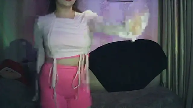 MoodieMira online show from April 2026 05:31:02 PM