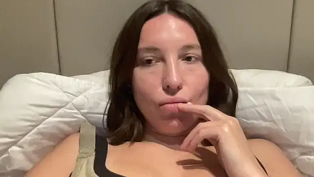 CArivora online show from February 2026 07:58:02 PM