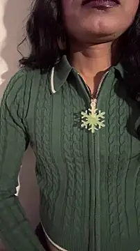 Snapshot of DesiTS15 chatting on October 2025 12:22:02 AM DesiTS15 online show from October 2025 12:22:02 AM