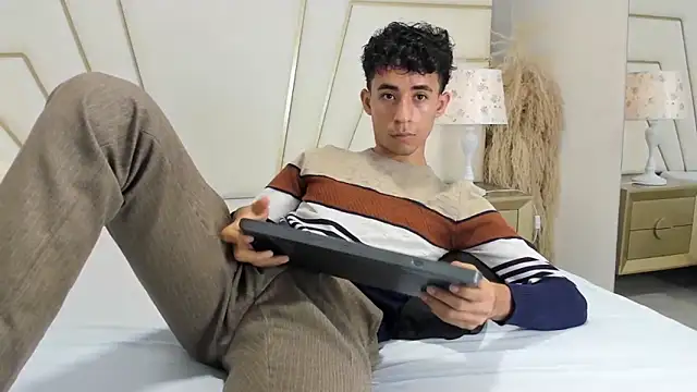 Snapshot of Zahir_Ashar chatting on October 2025 11:20:02 AM Zahir Ashar online show from October 2025 11:20:02 AM