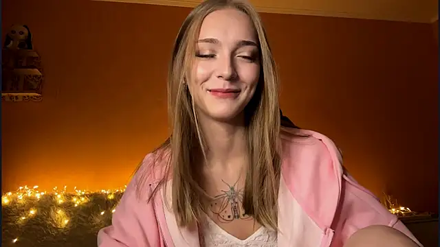 EvaPeace online show from October 2025 04:17:02 PM