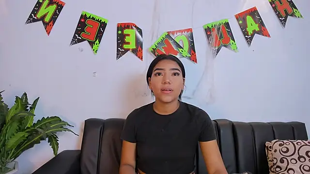 Snapshot of danka_smith17 chatting on October 2025 02:59:02 PM danka smith17 online show from October 2025 02:59:02 PM