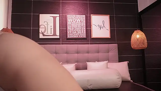 Thalia Karlson online show from November 2025 12:39:02 PM