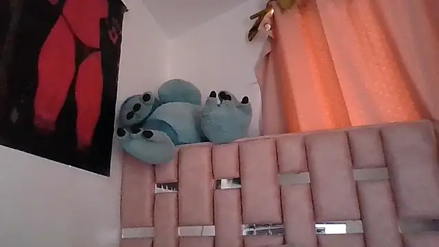 abby moss 2 online show from November 2025 01:11:02 PM